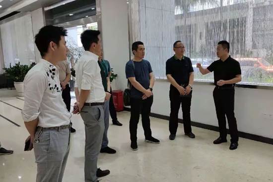 华侨城A:预计2026年上半年亏损34亿元-42亿元(图1)